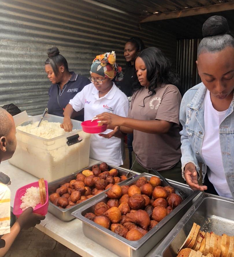 The team of Martha Festus during the charities.