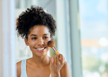 How To Achieve The Clean Girl Makeup Look